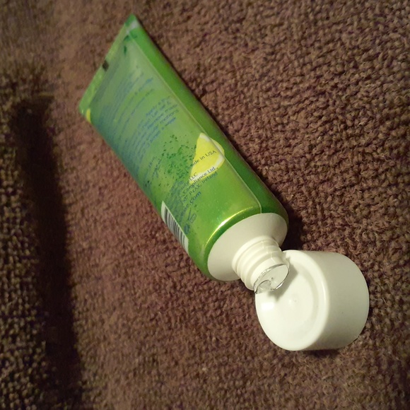 Pur-lisse Matcha Green Tea+ Lemon Detoxifying Charcoal Mask 2 for $20 - Picture 2 of 4